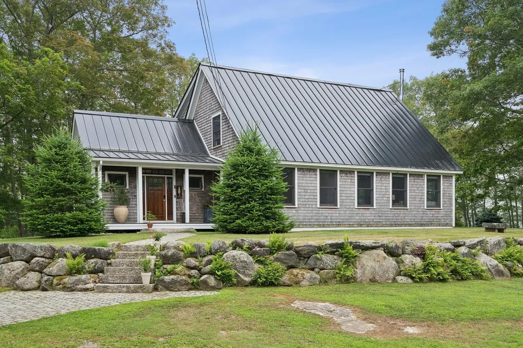 41 Beaver Lodge Lane Phippsburg ME 04562