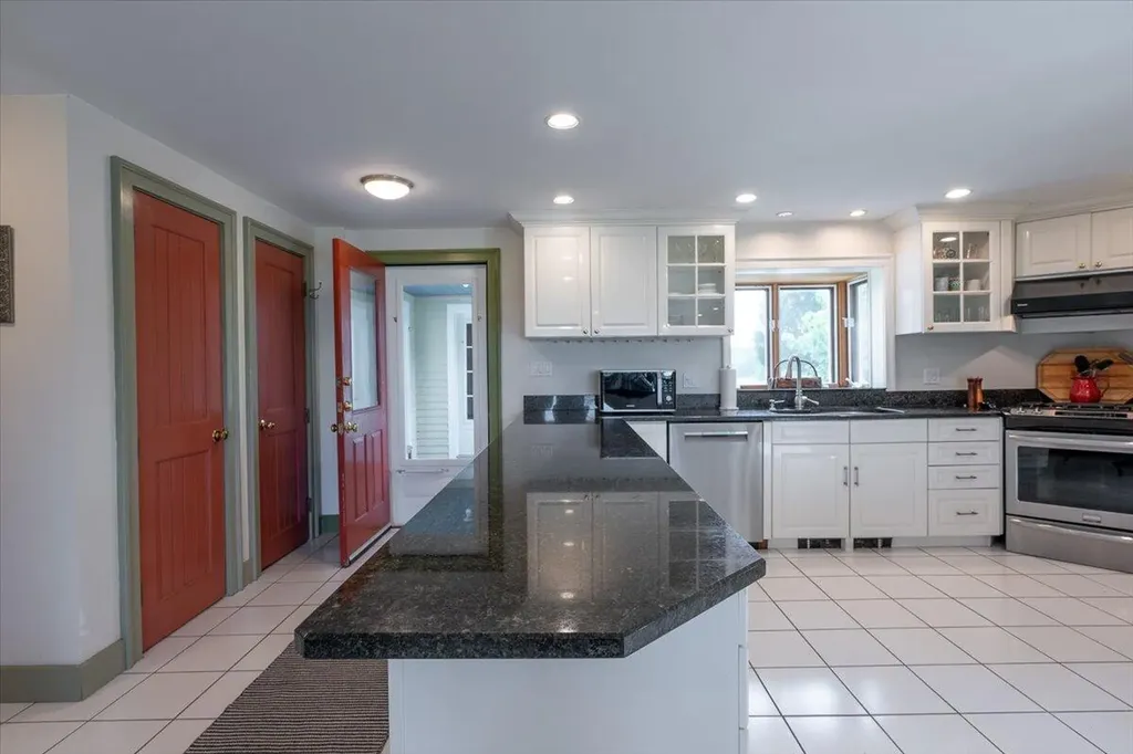 72 Dublin Road South Thomaston ME 04858