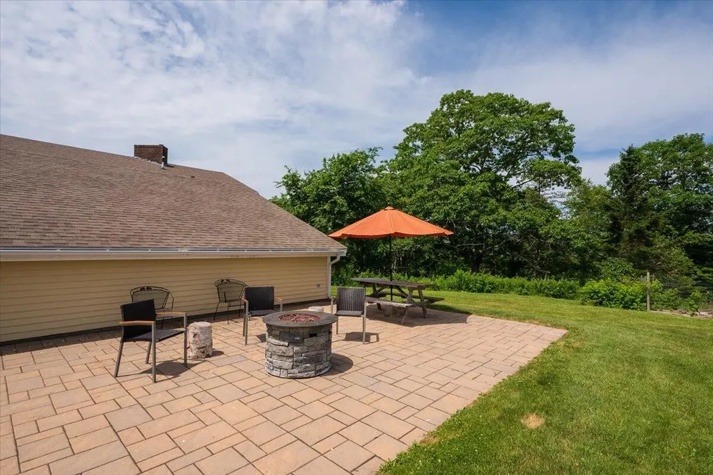 72 Dublin Road South Thomaston ME 04858