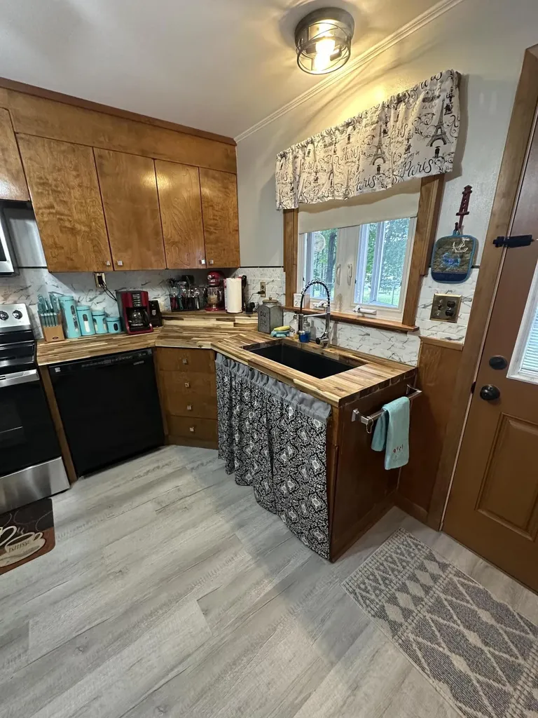 92 Ohio Street Millinocket ME 04462