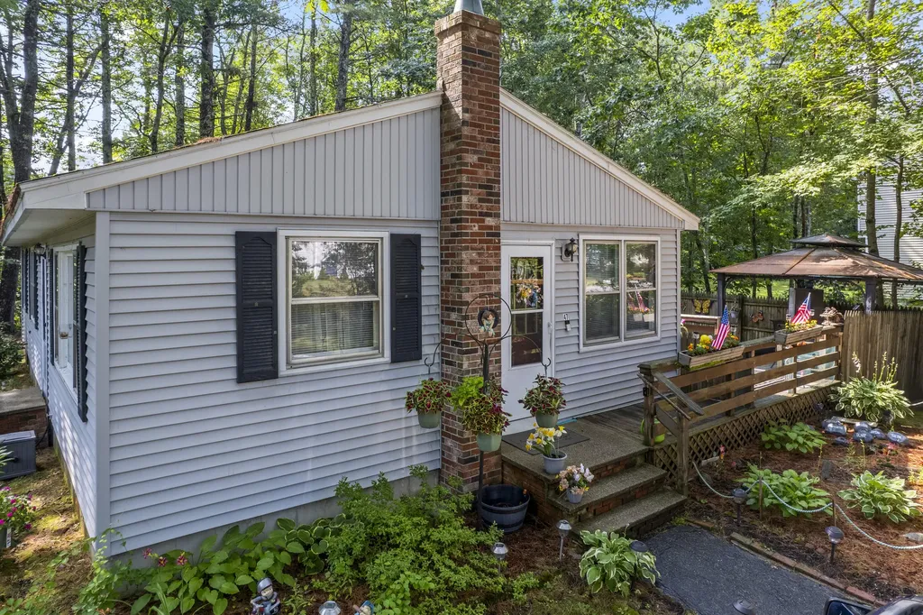 47 Running Brook Road Windham ME 04062