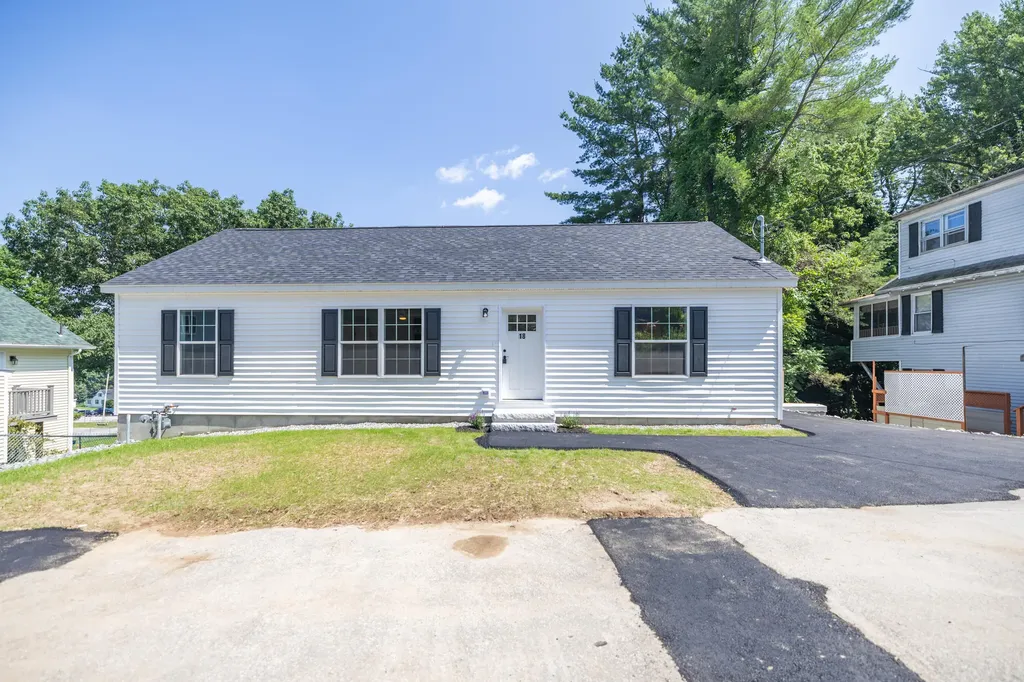 18 Hazel Street Auburn ME 04210