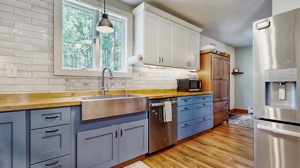 21 Hallczuk Road Biddeford ME 04005