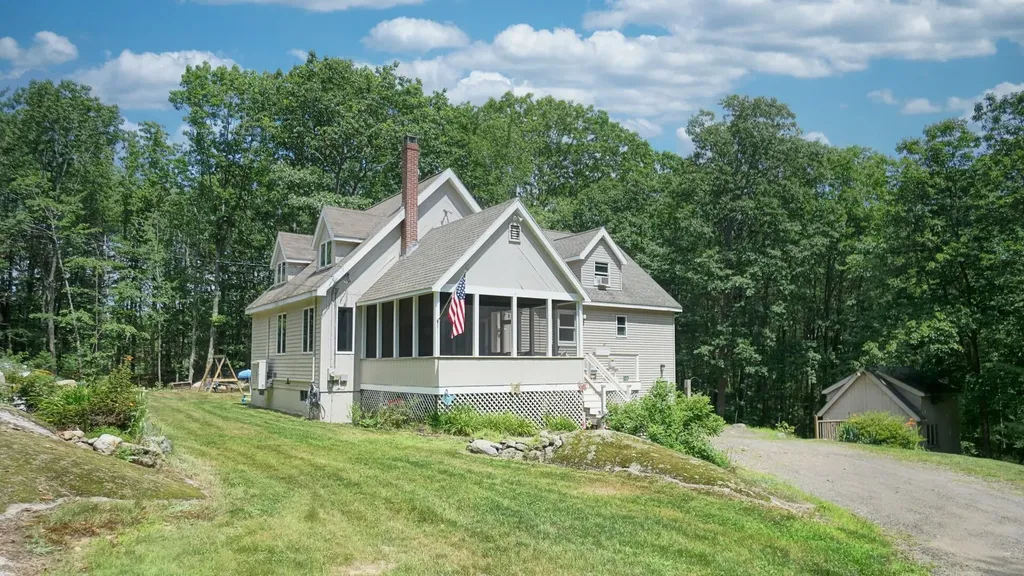 21 Hallczuk Road Biddeford ME 04005