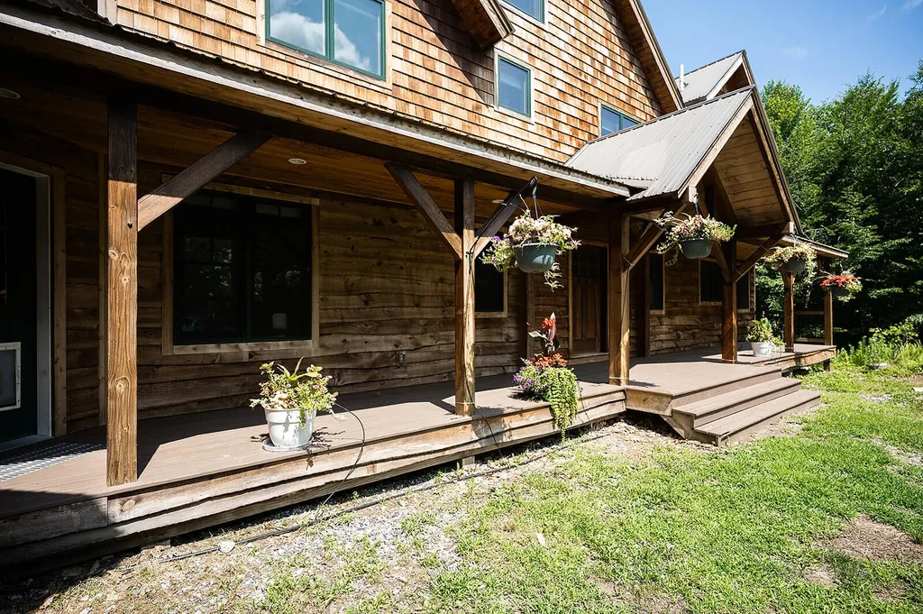 37 Cobb Road Raymond ME 04071