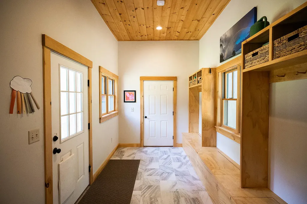 37 Cobb Road Raymond ME 04071