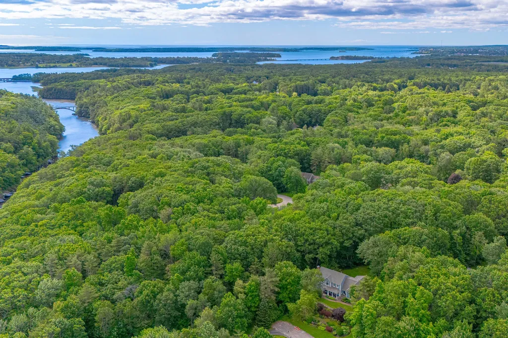 15 Goldenrod Lane Falmouth ME 04105