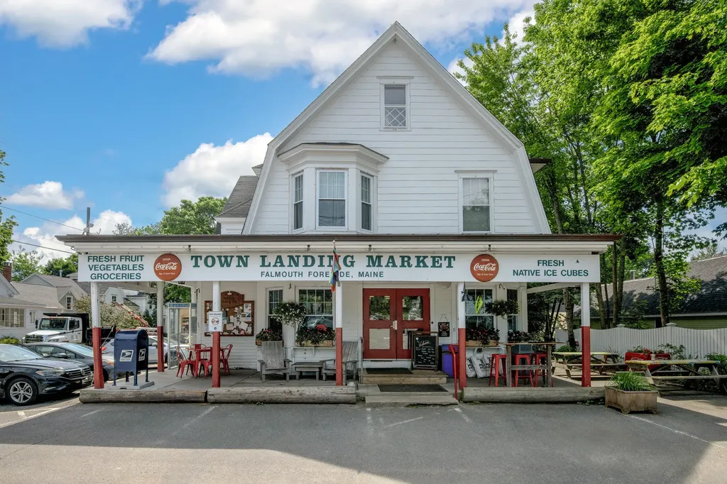 15 Goldenrod Lane Falmouth ME 04105