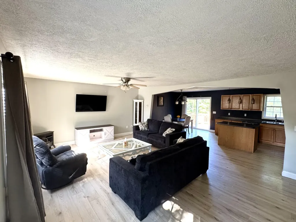 88 Hillcrest Drive Extension Chelsea ME 04330