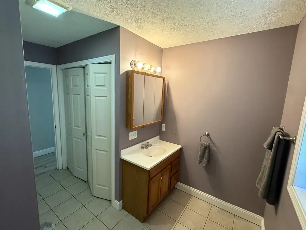 88 Hillcrest Drive Extension Chelsea ME 04330