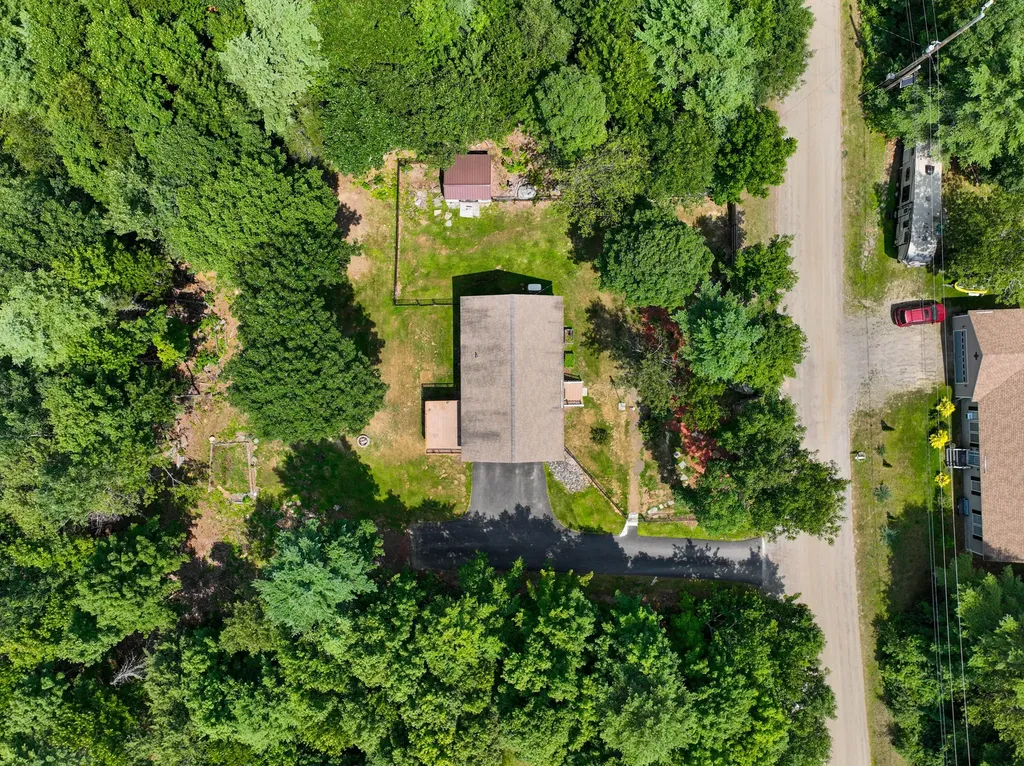 88 Hillcrest Drive Extension Chelsea ME 04330