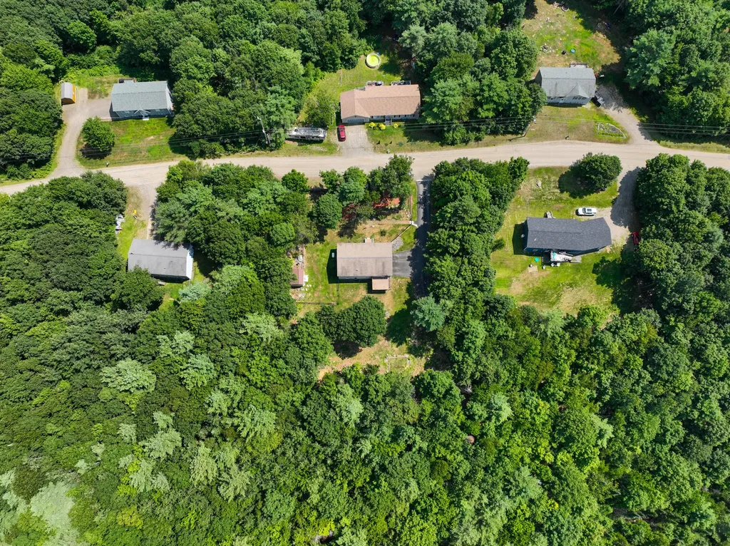 88 Hillcrest Drive Extension Chelsea ME 04330