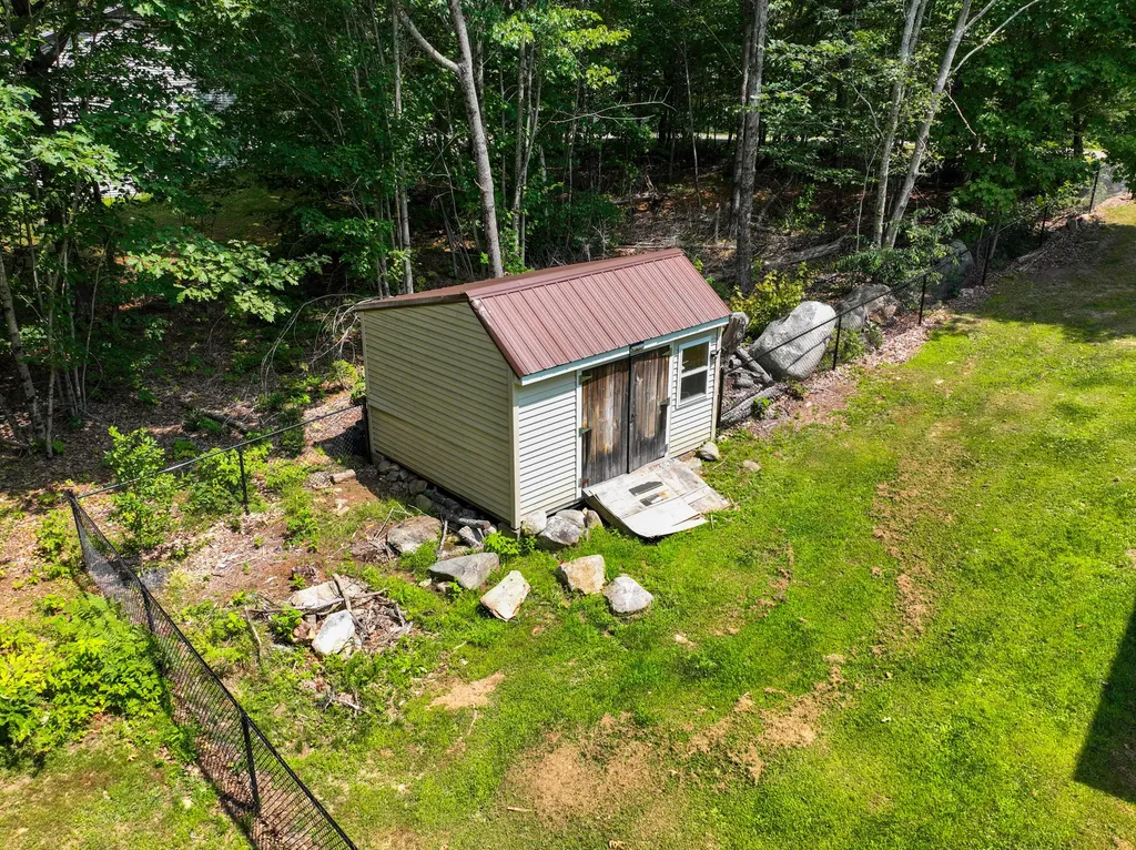 88 Hillcrest Drive Extension Chelsea ME 04330