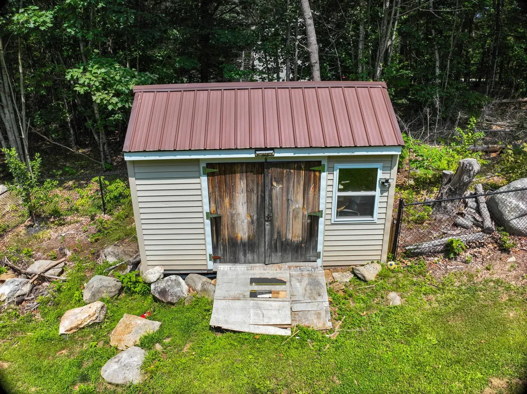 88 Hillcrest Drive Extension Chelsea ME 04330
