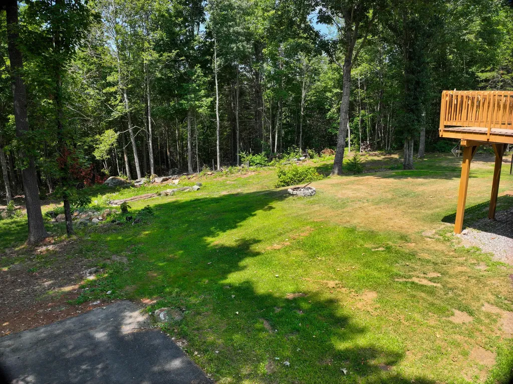 88 Hillcrest Drive Extension Chelsea ME 04330