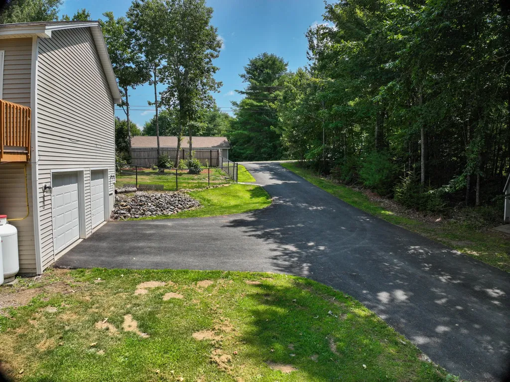 88 Hillcrest Drive Extension Chelsea ME 04330