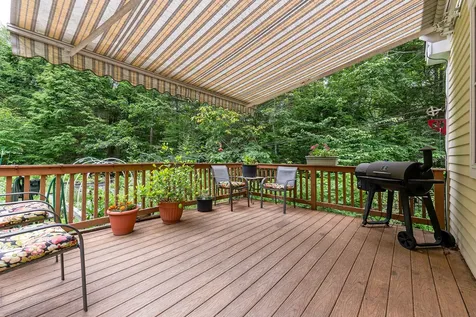 9 Hemlock Hill Road Edgecomb ME 04556
