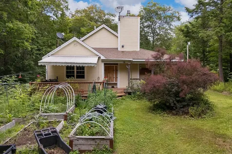 9 Hemlock Hill Road Edgecomb ME 04556