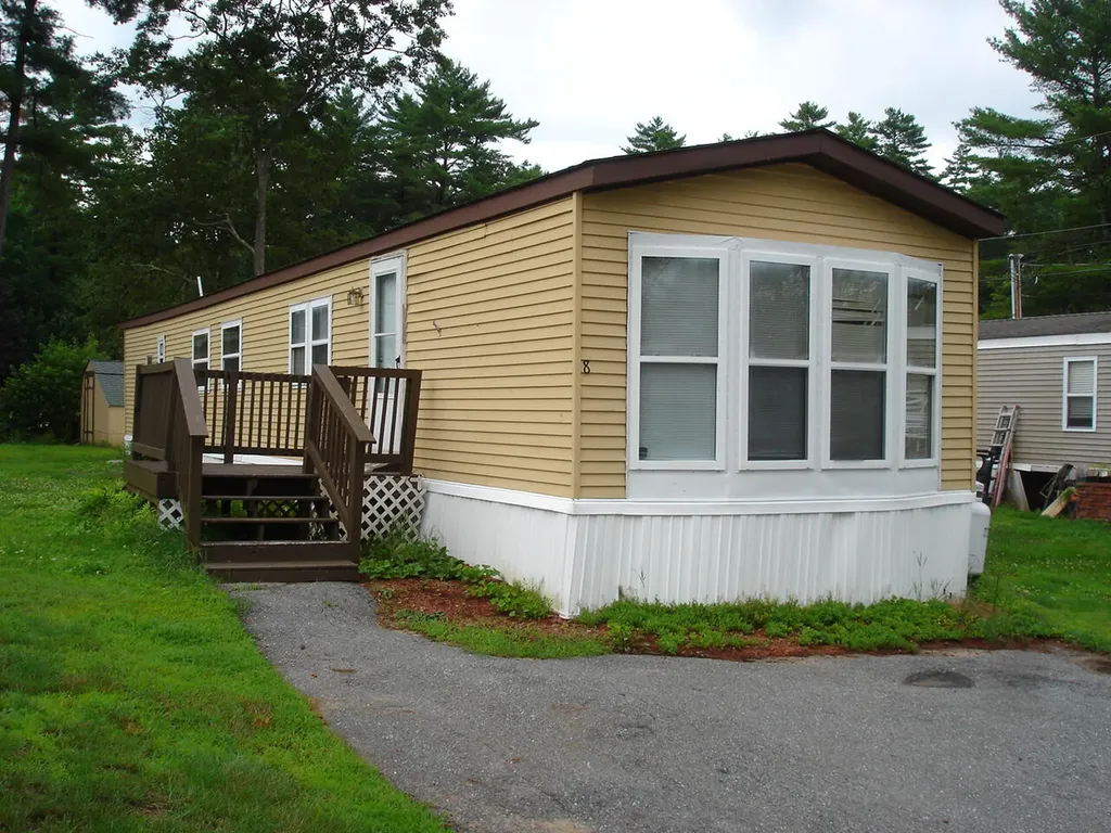 8 Holiday Lane Standish ME 04084