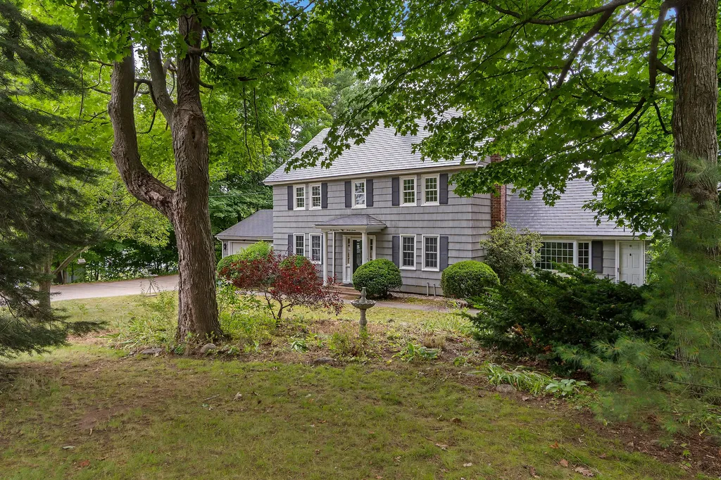 237 Pleasant Street Lewiston ME 04240