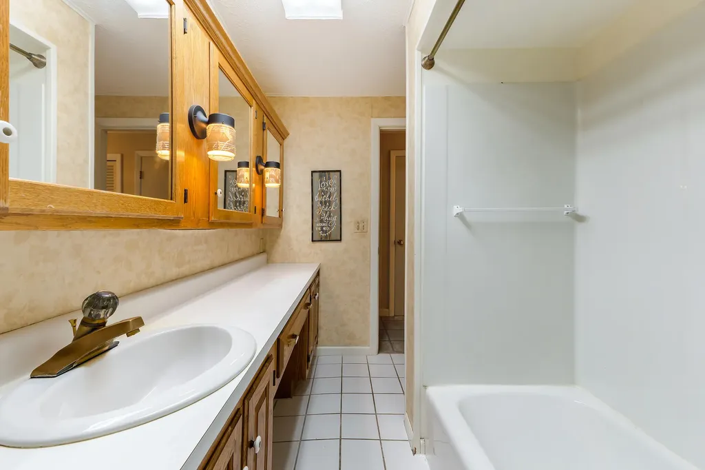 237 Pleasant Street Lewiston ME 04240