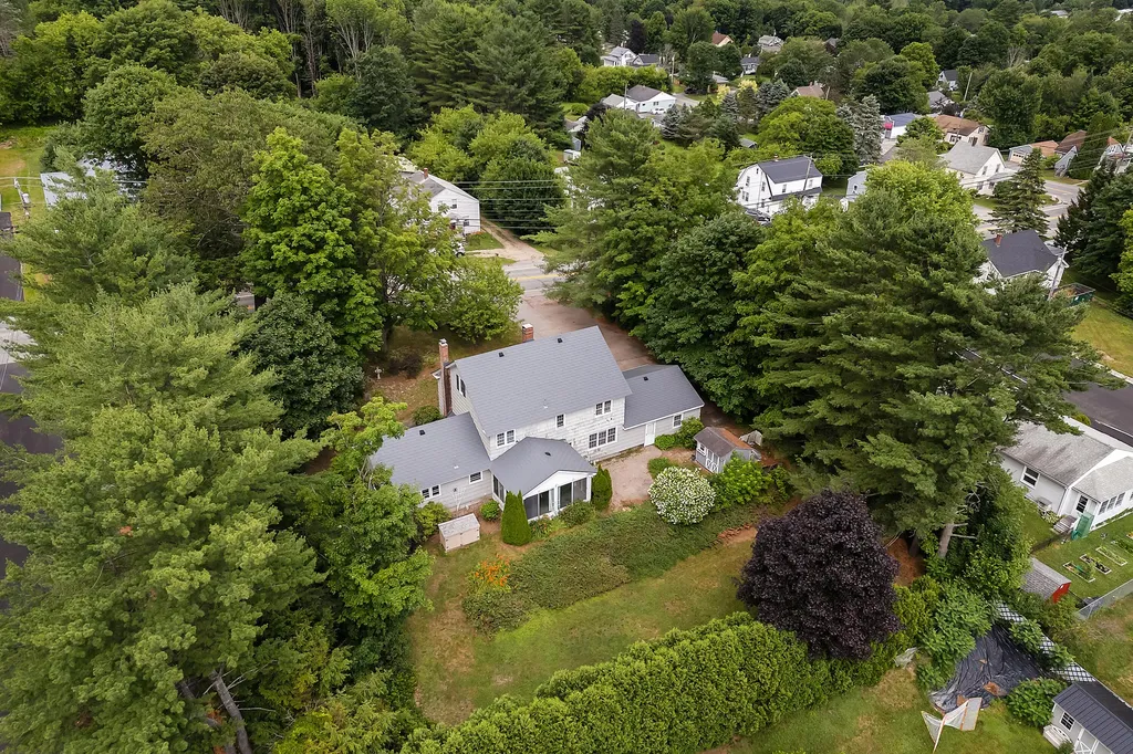 237 Pleasant Street Lewiston ME 04240