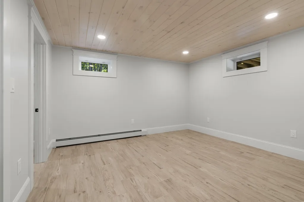 862 W Neck Road Nobleboro ME 04555