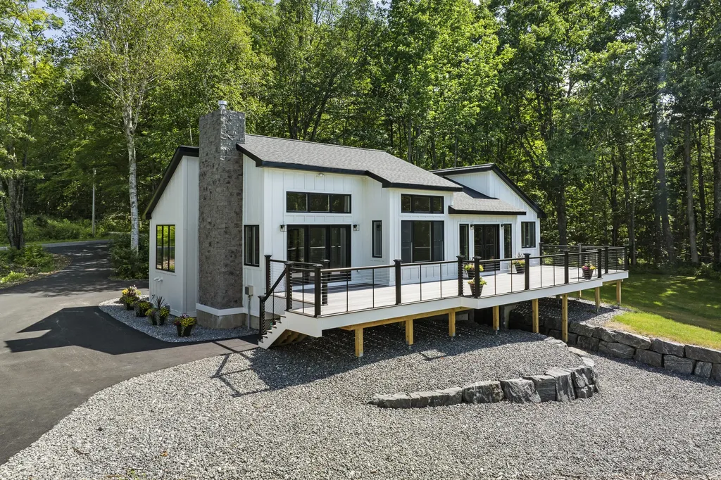 862 W Neck Road Nobleboro ME 04555