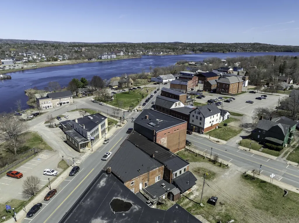 339 Main Street Calais ME 04619