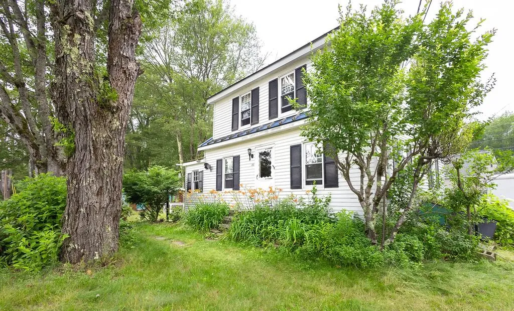 282 Middlesex Road Topsham ME 04086
