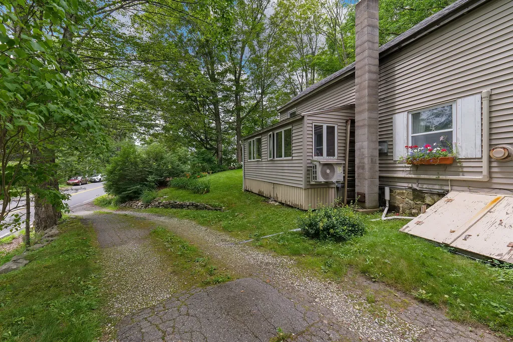 131 River Road Newcastle ME 04553