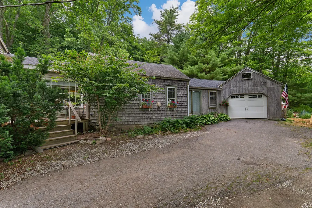 131 River Road Newcastle ME 04553