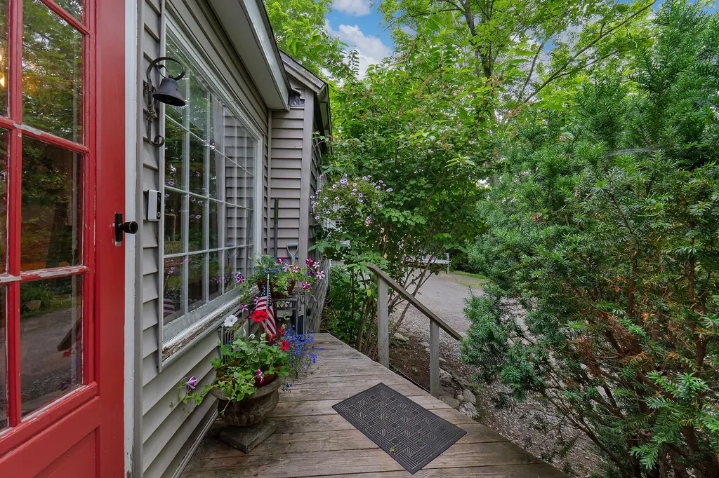 131 River Road Newcastle ME 04553