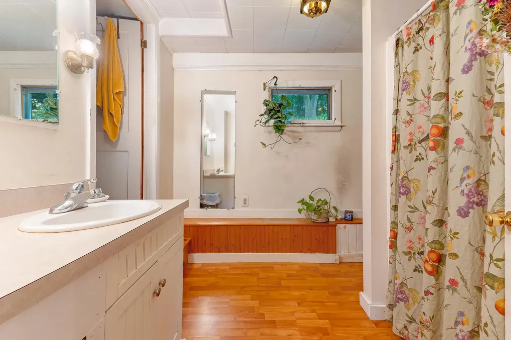 131 River Road Newcastle ME 04553