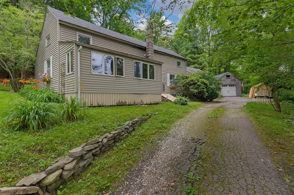 131 River Road Newcastle ME 04553