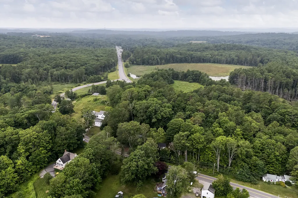 131 River Road Newcastle ME 04553