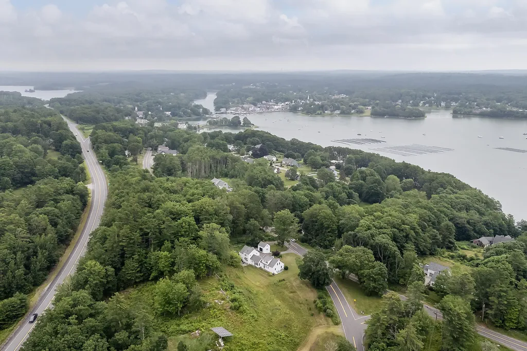 131 River Road Newcastle ME 04553