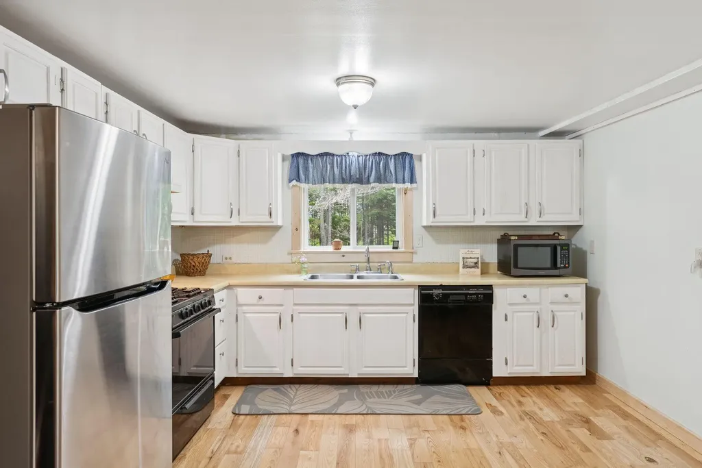 454 North Road Chebeague Island ME 04017