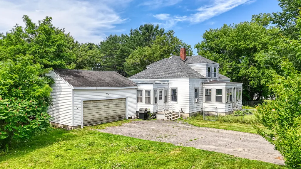 1068 Main Street Vassalboro ME 04989
