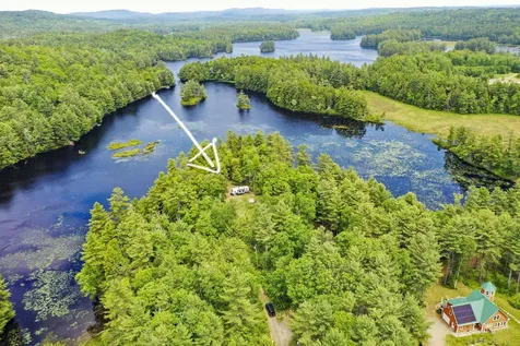 14 Quiet Way Liberty ME 04949