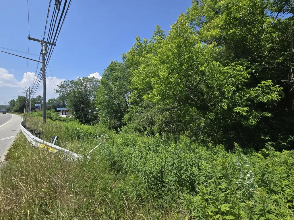 1944 Lisbon Road Lewiston ME 04240