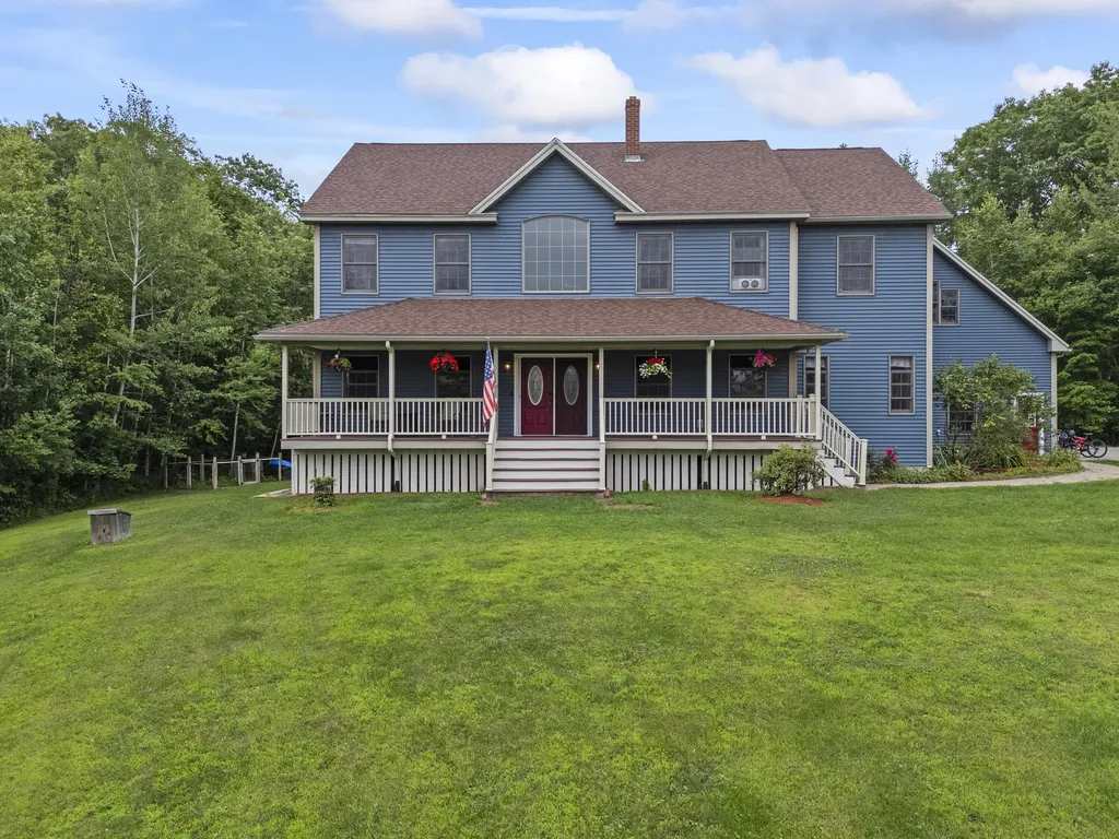 25 Amos Court Lewiston ME 04240