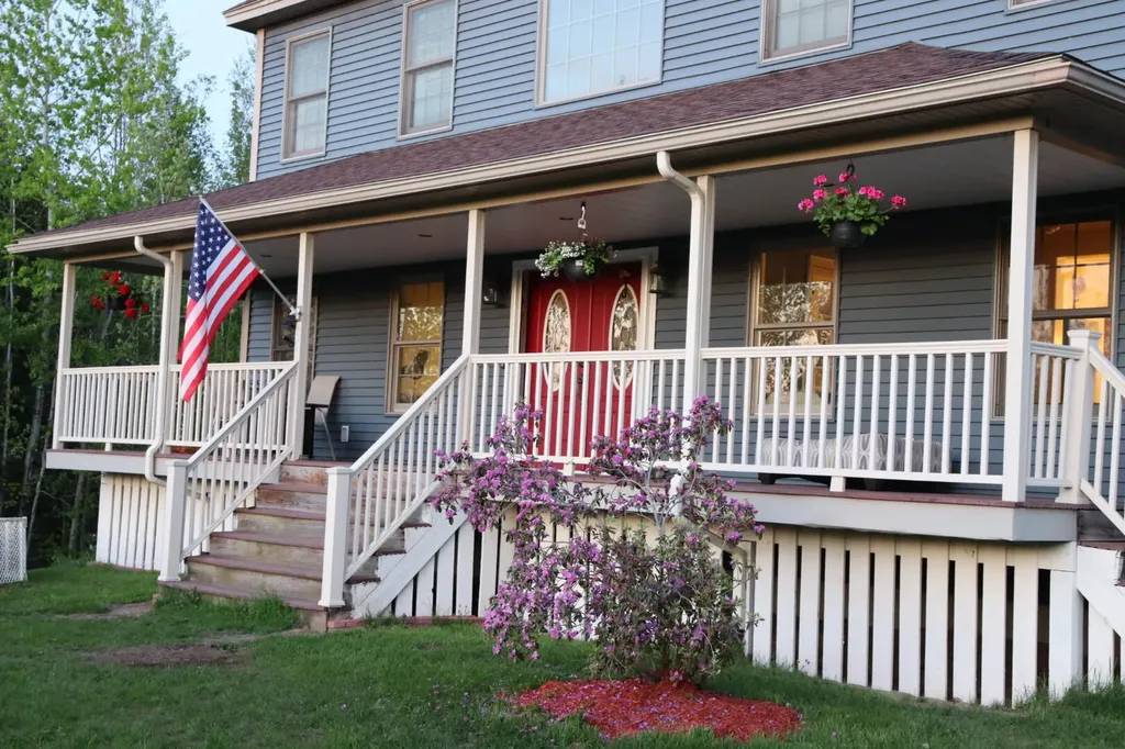 25 Amos Court Lewiston ME 04240