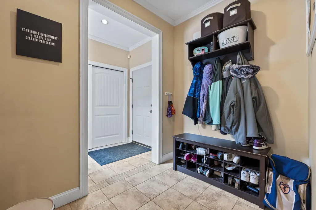 25 Amos Court Lewiston ME 04240
