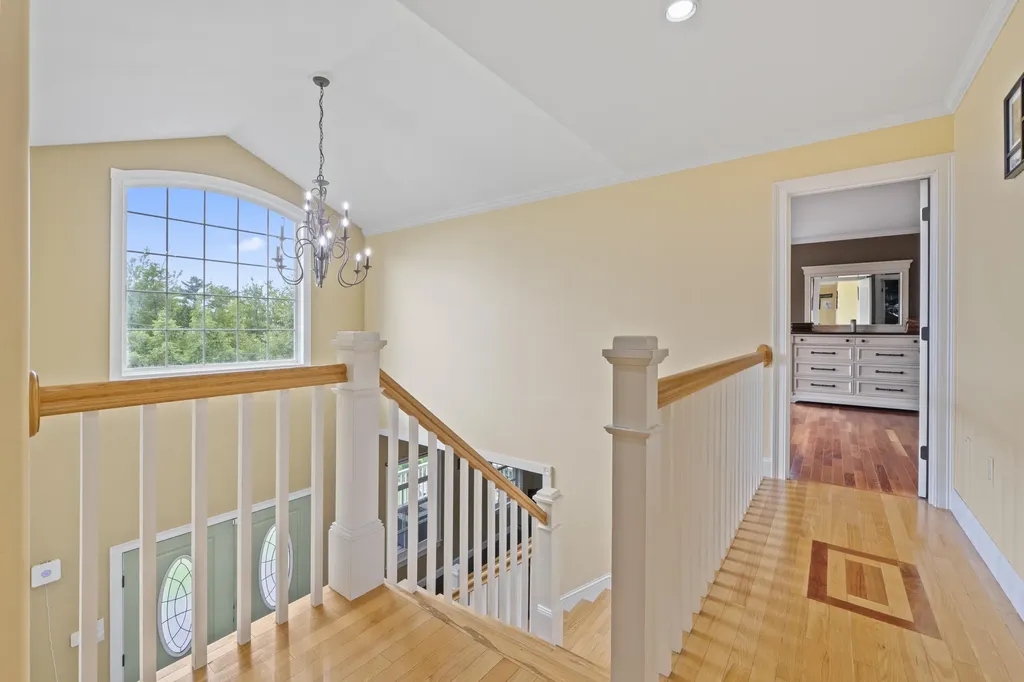 25 Amos Court Lewiston ME 04240