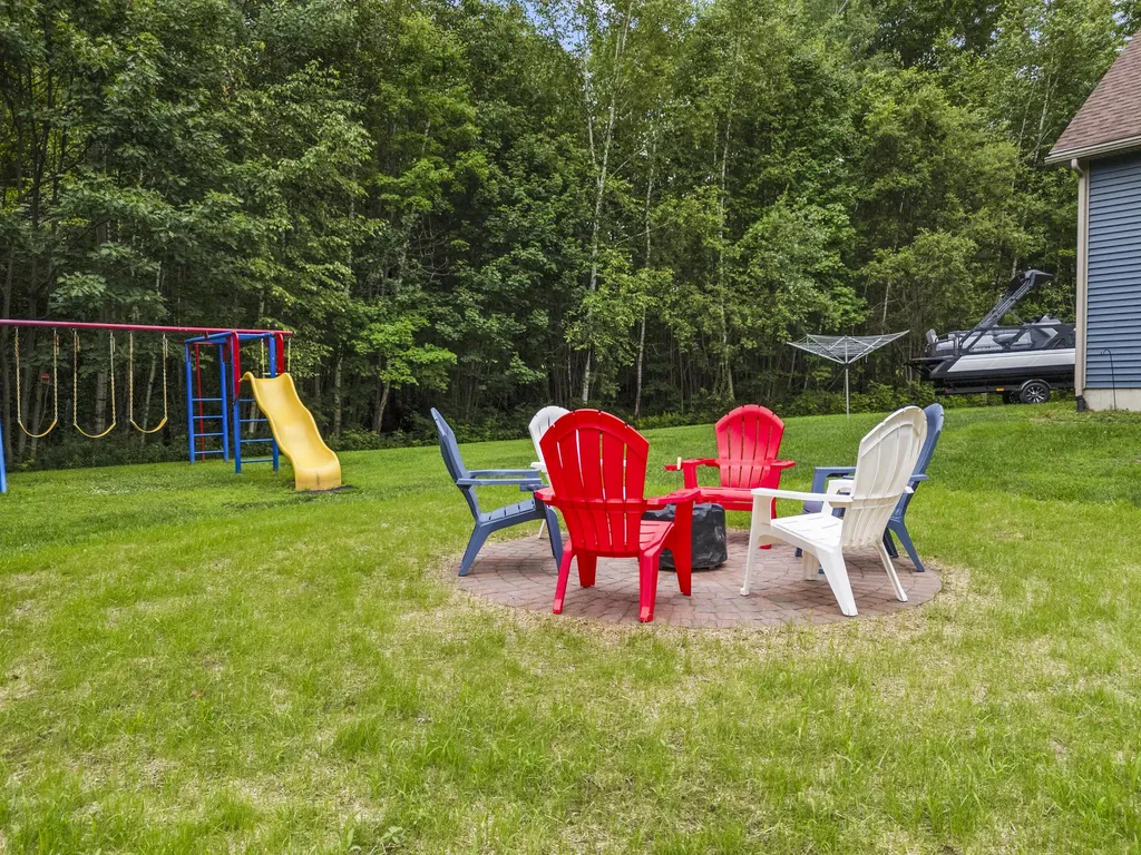 25 Amos Court Lewiston ME 04240