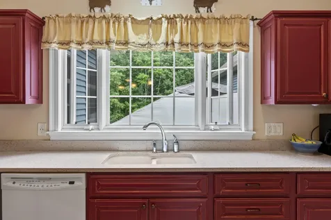 25 Amos Court Lewiston ME 04240