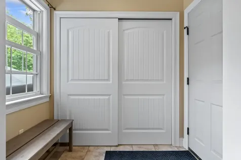 25 Amos Court Lewiston ME 04240