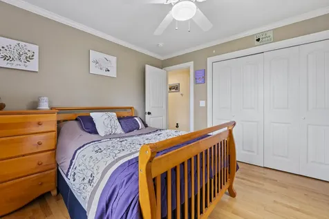 25 Amos Court Lewiston ME 04240