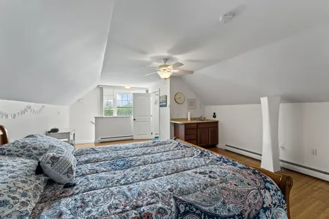 25 Amos Court Lewiston ME 04240